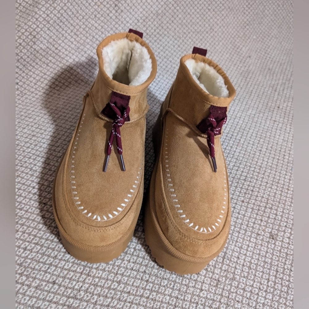 Mudd Tan Boots with White Interior - Picture 6 of 12